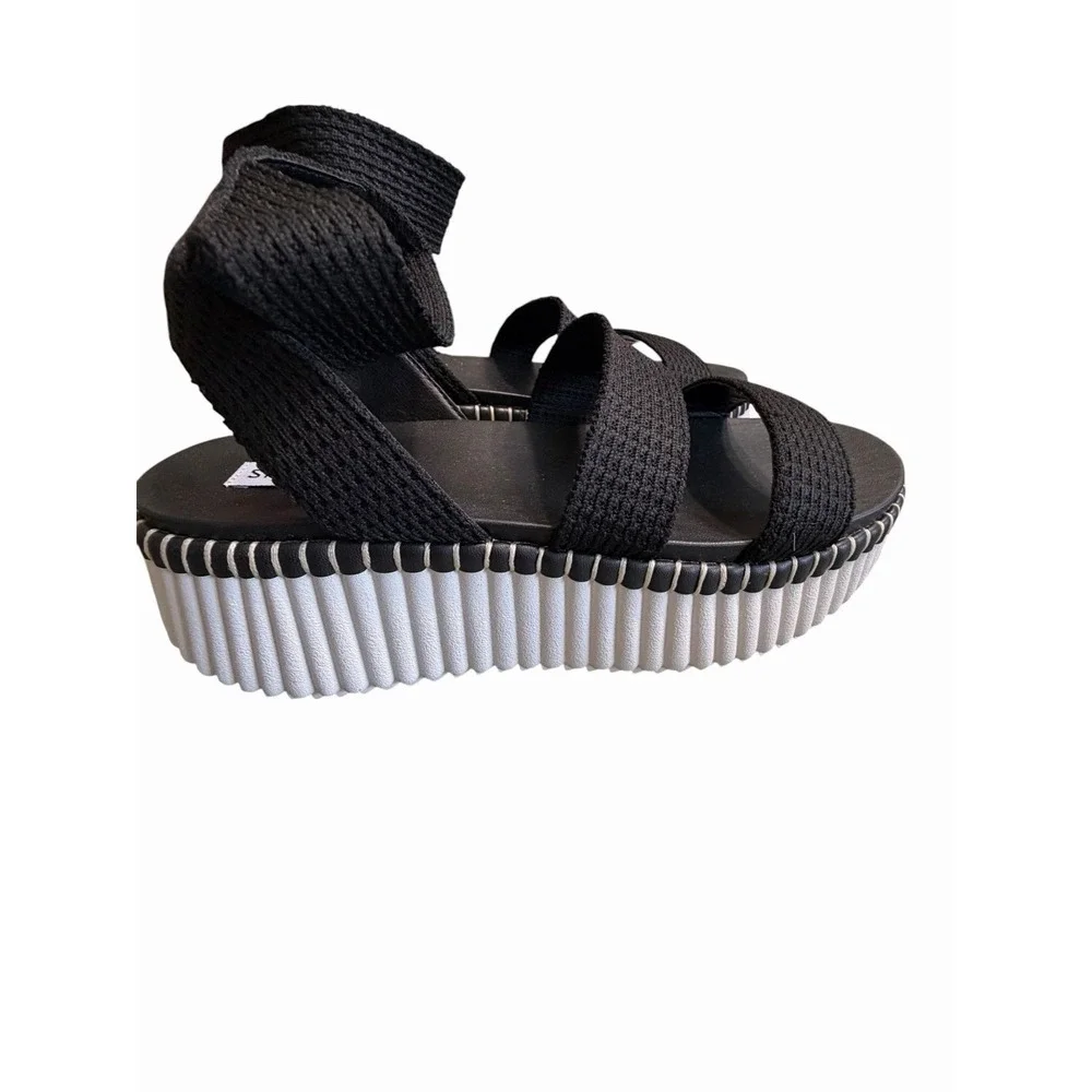 Steve Madden Women's Shelle Sandal, Black, 9